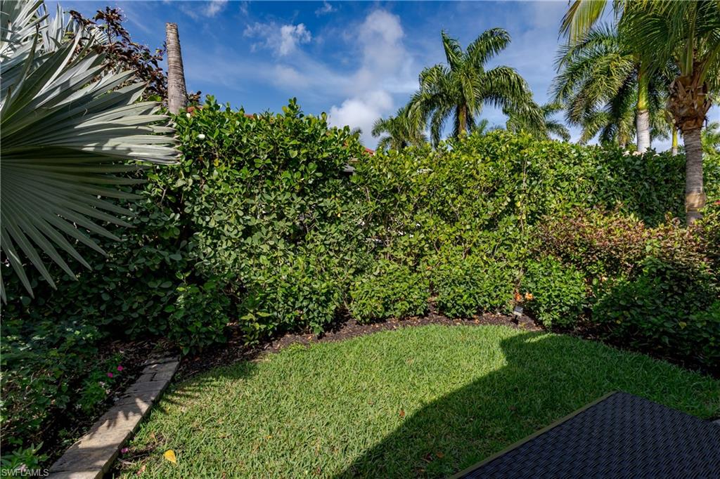 NAPLES MOTORCOACH RESORT - Land