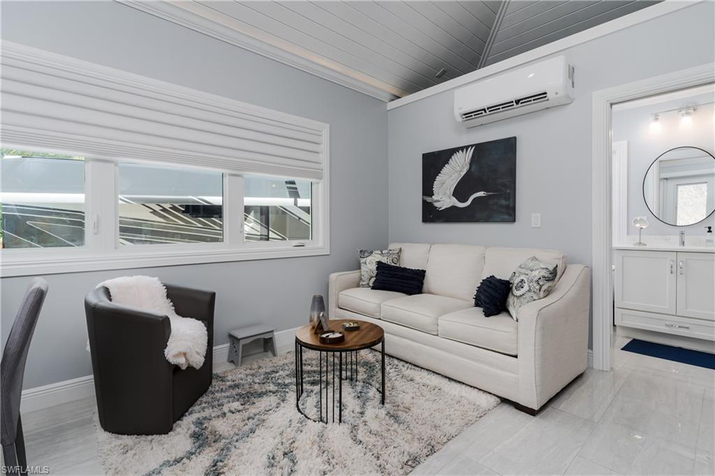 NAPLES MOTORCOACH RESORT - Land