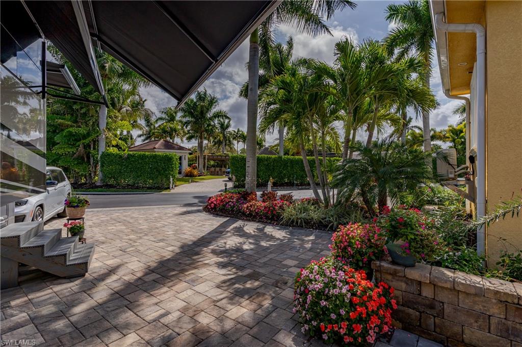 NAPLES MOTORCOACH RESORT - Land