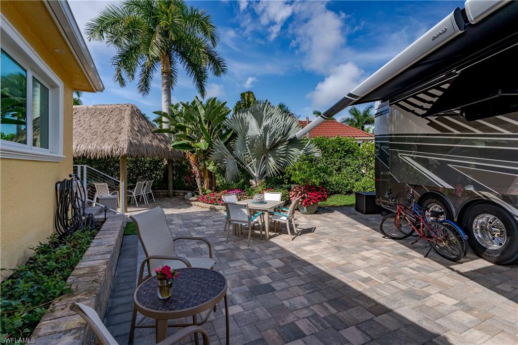 NAPLES MOTORCOACH RESORT - Land