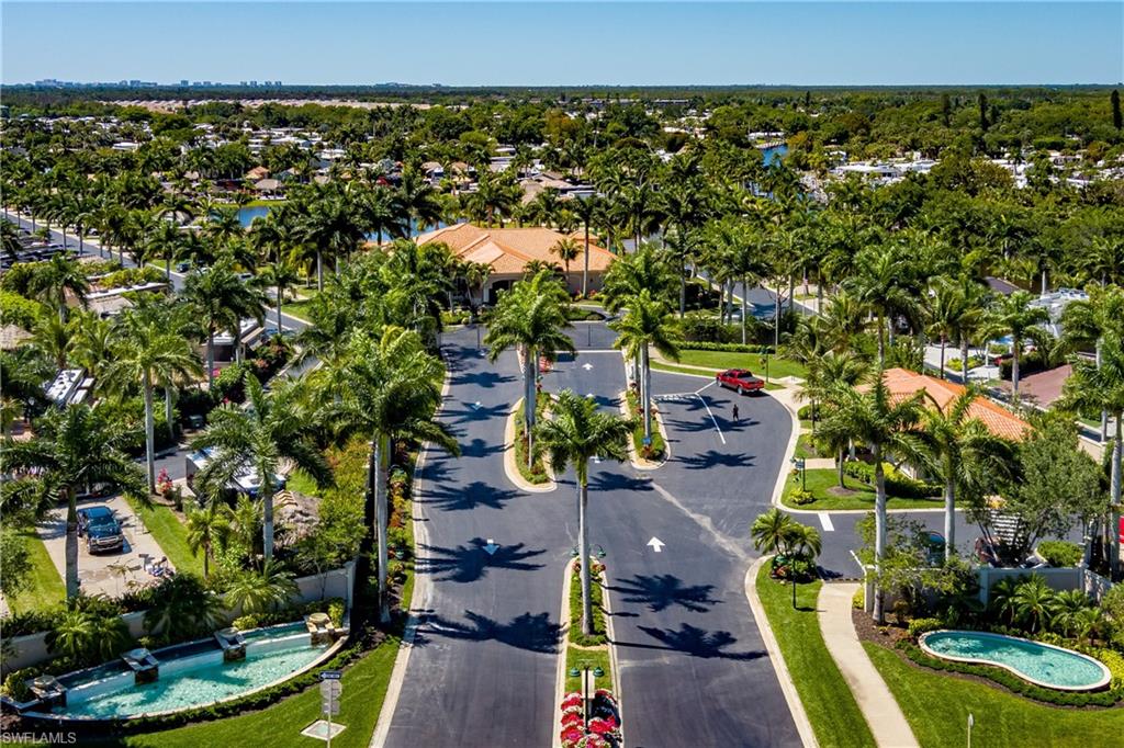 NAPLES MOTORCOACH RESORT - Land