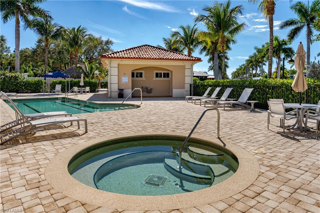 NAPLES MOTORCOACH RESORT - Land