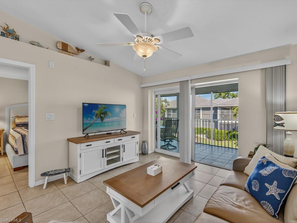 SMOKEHOUSE BAY CLUB - Residential