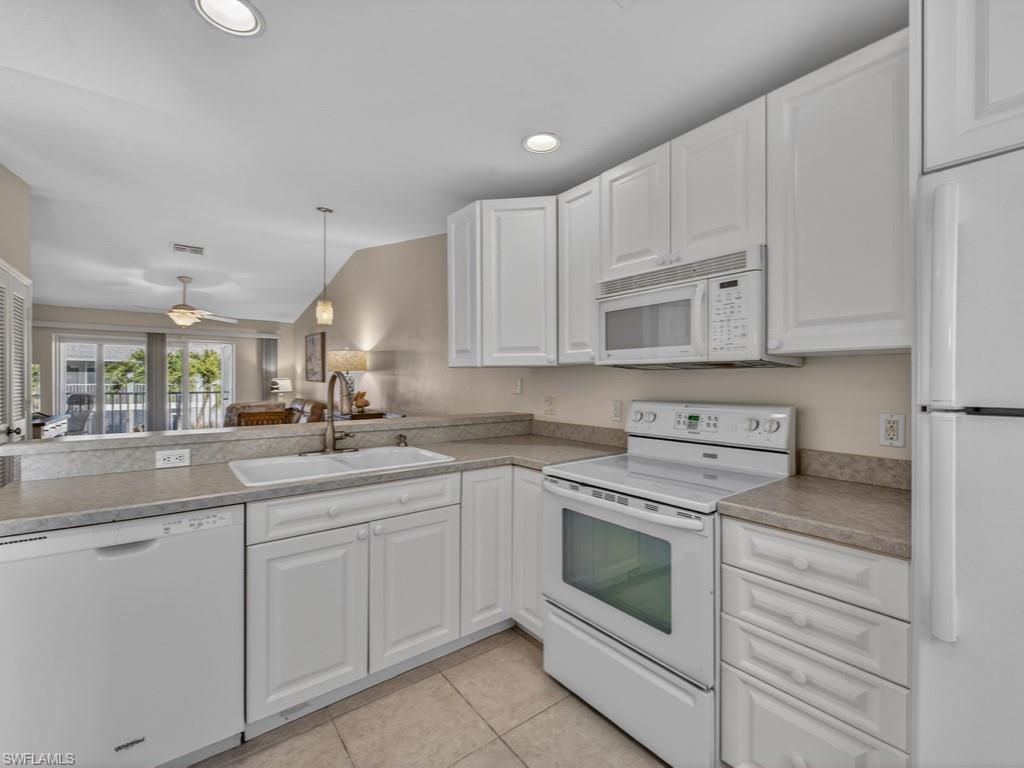 SMOKEHOUSE BAY CLUB - Residential