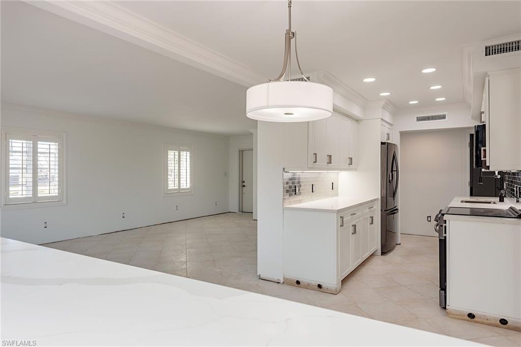 1568 Gulf Shore BLVD N 5