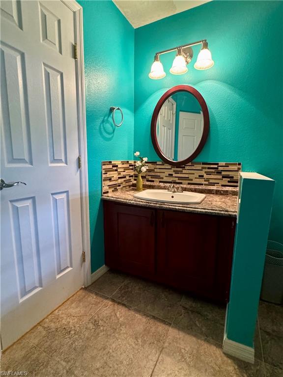 VENETIAN PALMS - Residential