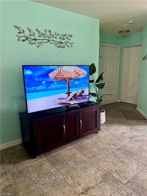 VENETIAN PALMS - Residential