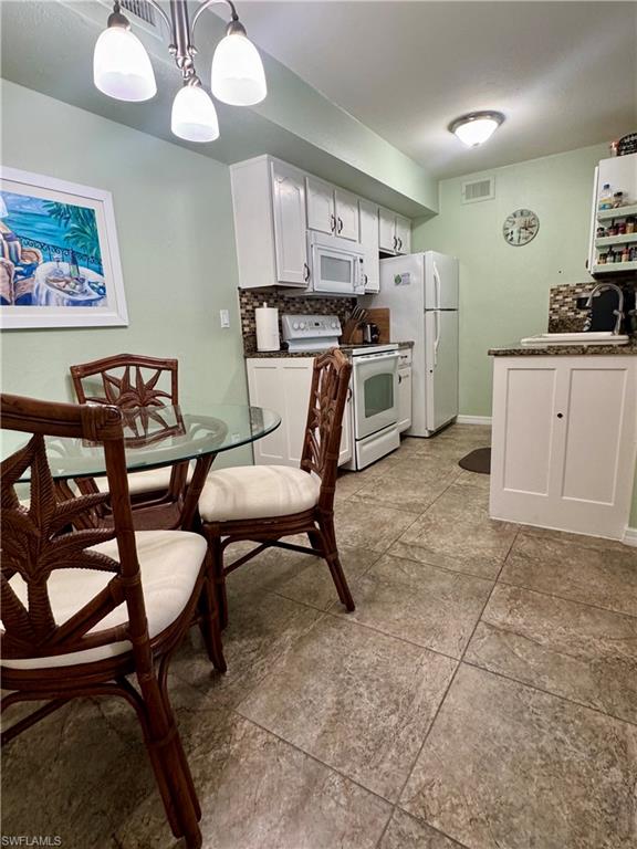 VENETIAN PALMS - Residential