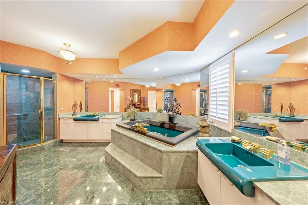 CONTESSA AT BAY COLONY - Residential