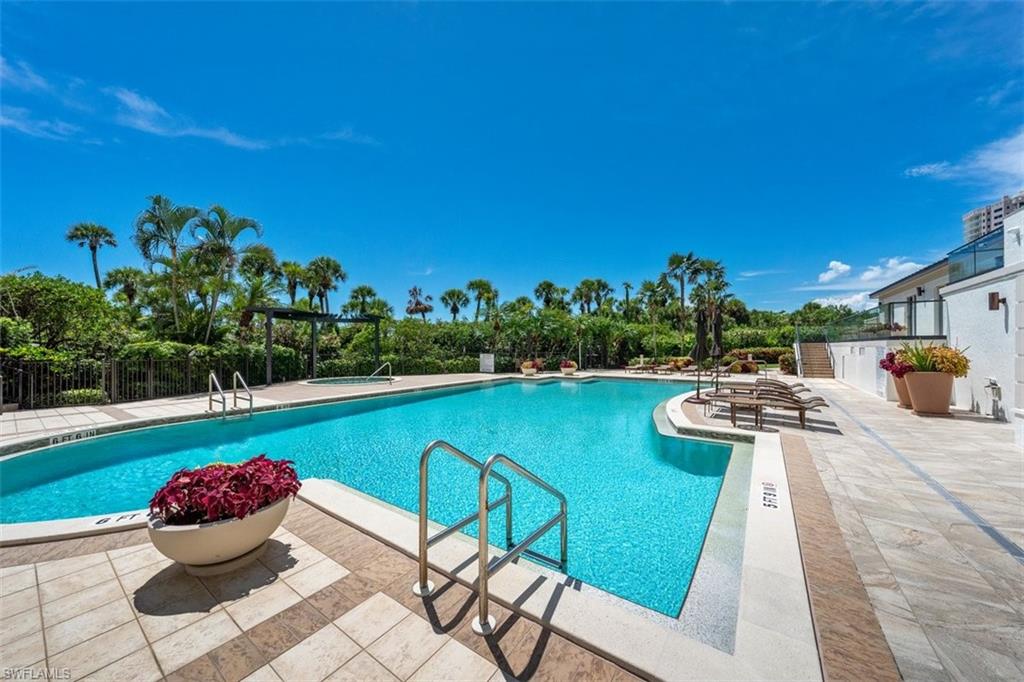 CONTESSA AT BAY COLONY - Residential