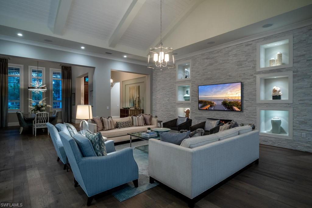 MOORINGS - Residential