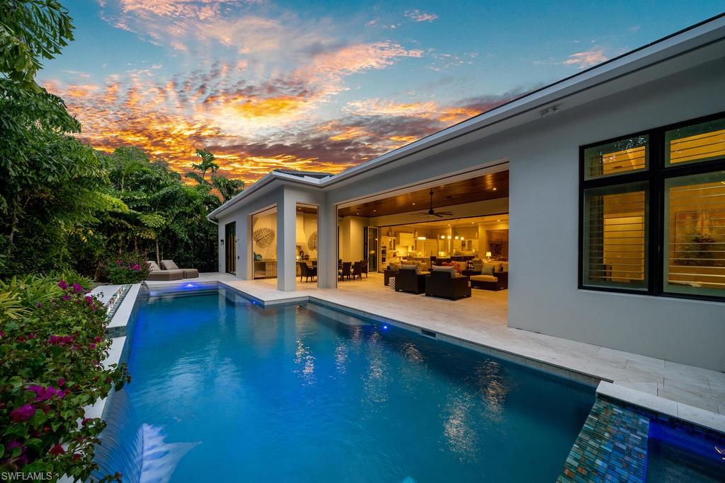 MOORINGS - Residential