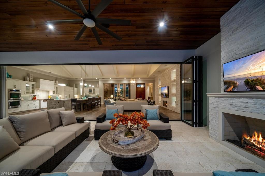 MOORINGS - Residential