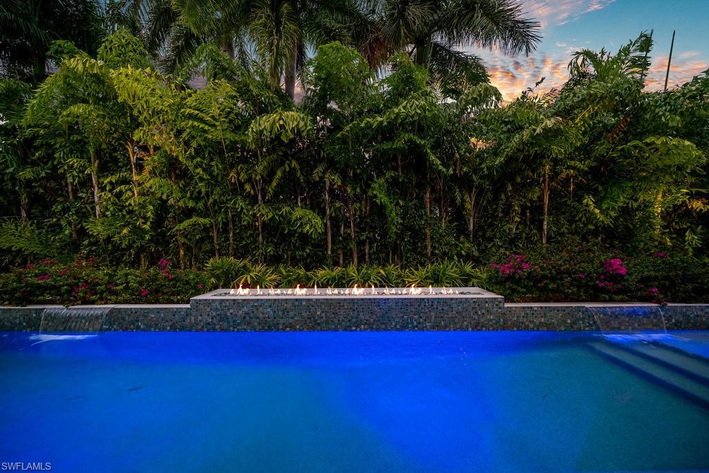 MOORINGS - Residential