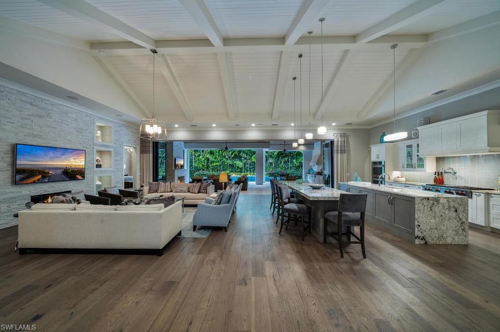 MOORINGS - Residential