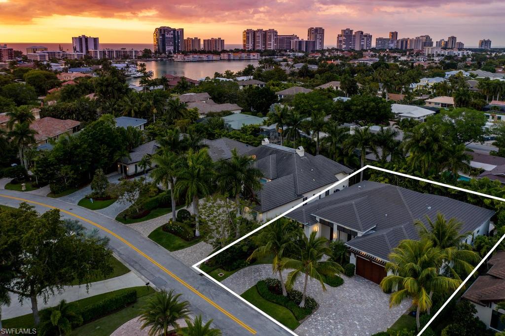 MOORINGS - Residential