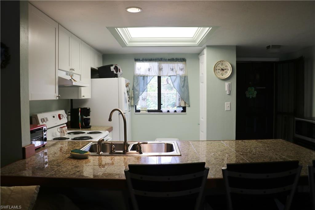 COUNTRY PINES CONDO - Residential