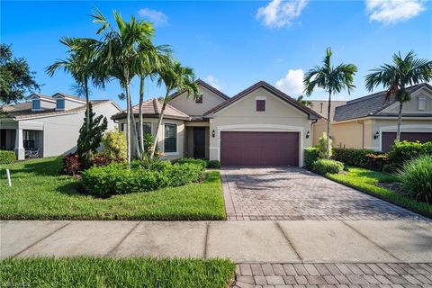 16113 Camden Lakes CIR NAPLES FL 34110