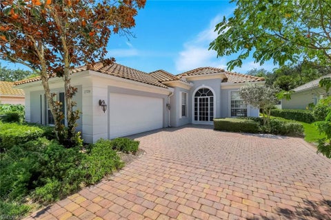 Photo of 2709 Island Pond LN, NAPLES, FL 34119 (MLS # 226026711)