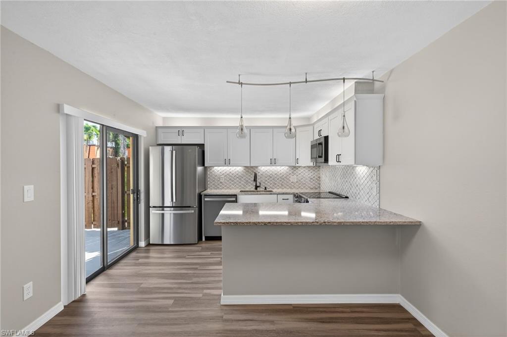 PARKWOODS TOWNHOUSE COMMUNITY - Residential