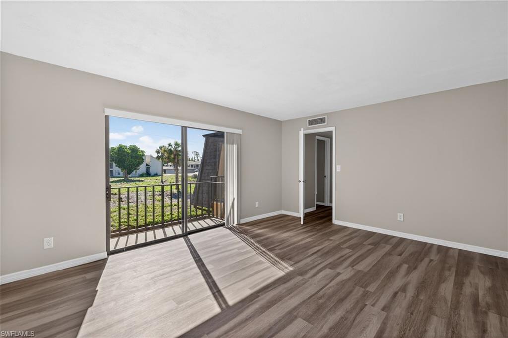 PARKWOODS TOWNHOUSE COMMUNITY - Residential