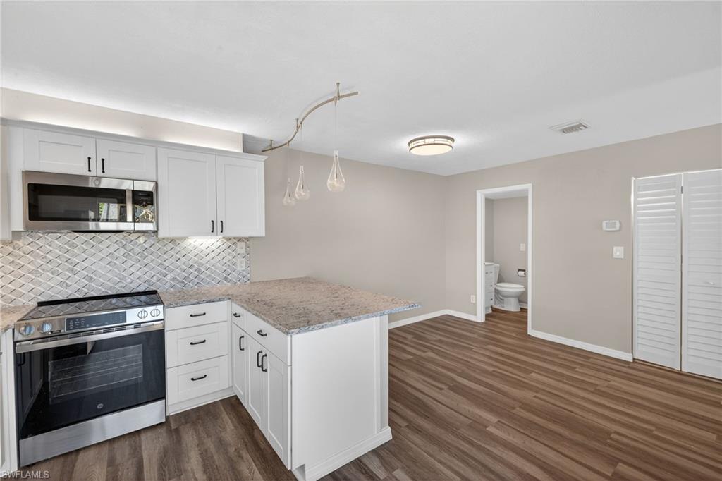 PARKWOODS TOWNHOUSE COMMUNITY - Residential