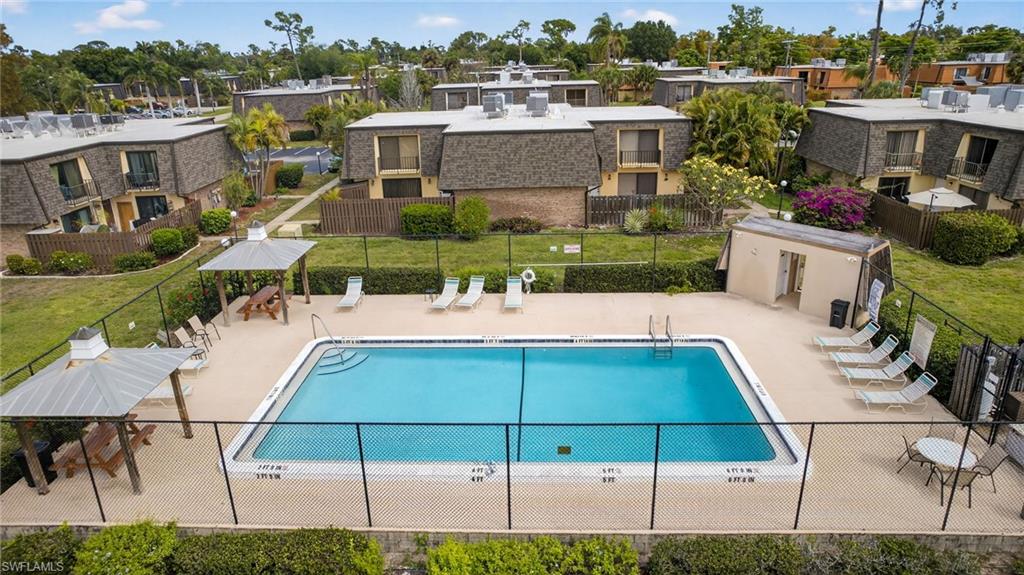 PARKWOODS TOWNHOUSE COMMUNITY - Residential