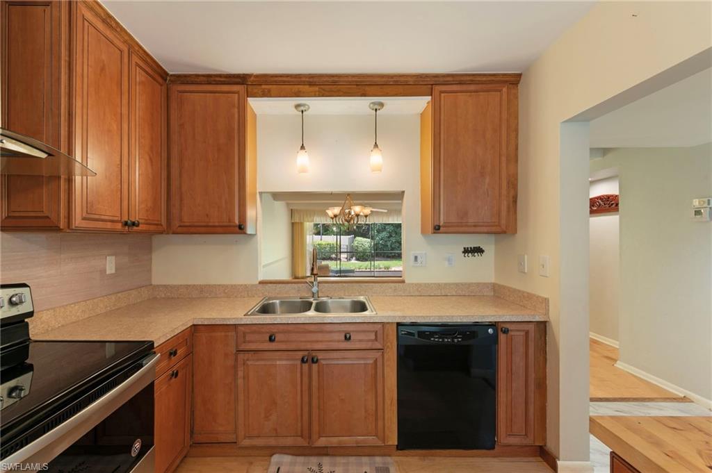 HAMPTONS AT KINGS LAKE - Residential