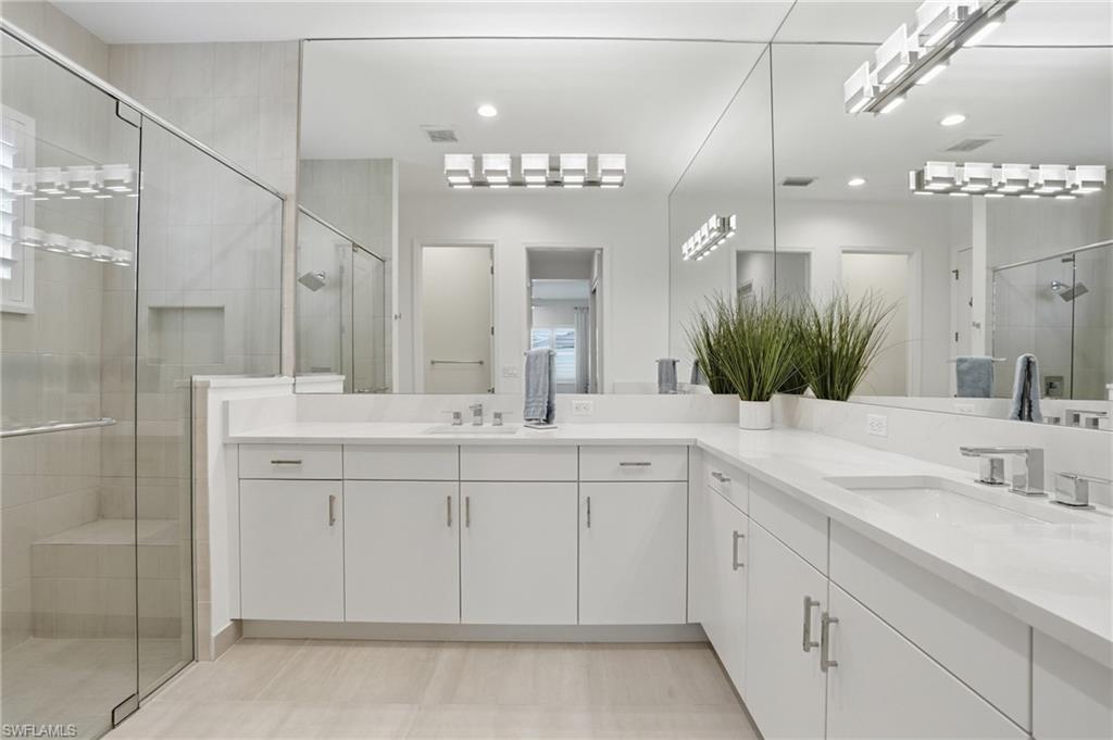 VALENCIA TRAILS - Residential