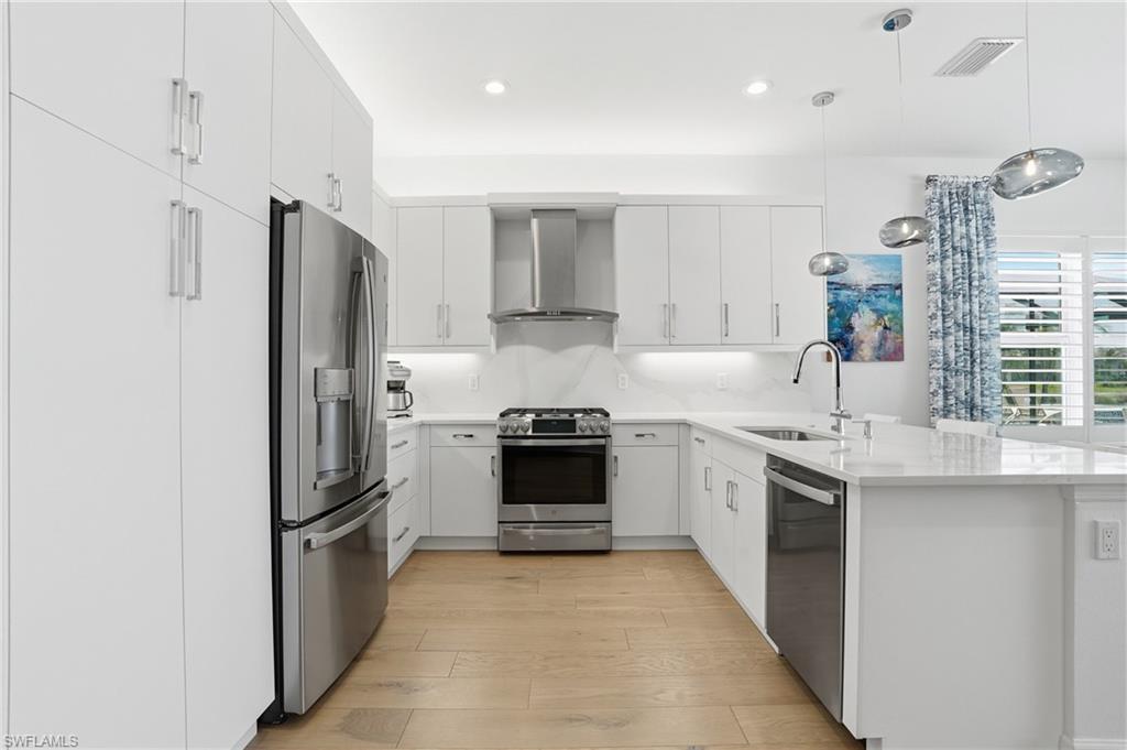 VALENCIA TRAILS - Residential