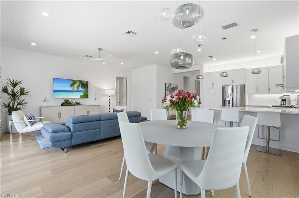 VALENCIA TRAILS - Residential