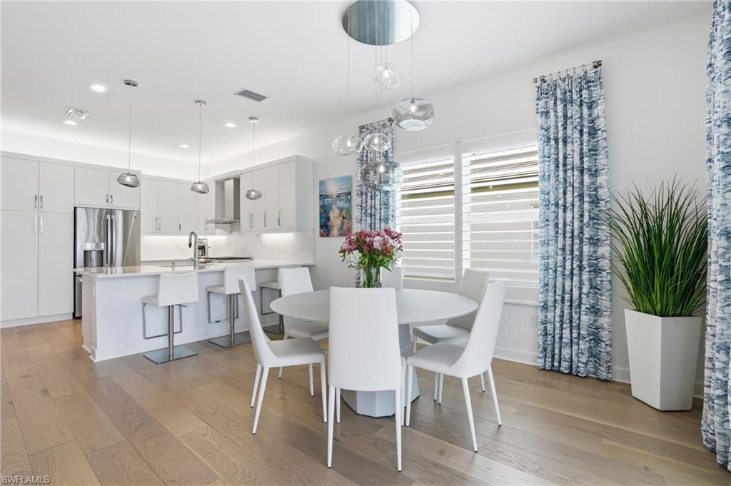 VALENCIA TRAILS - Residential