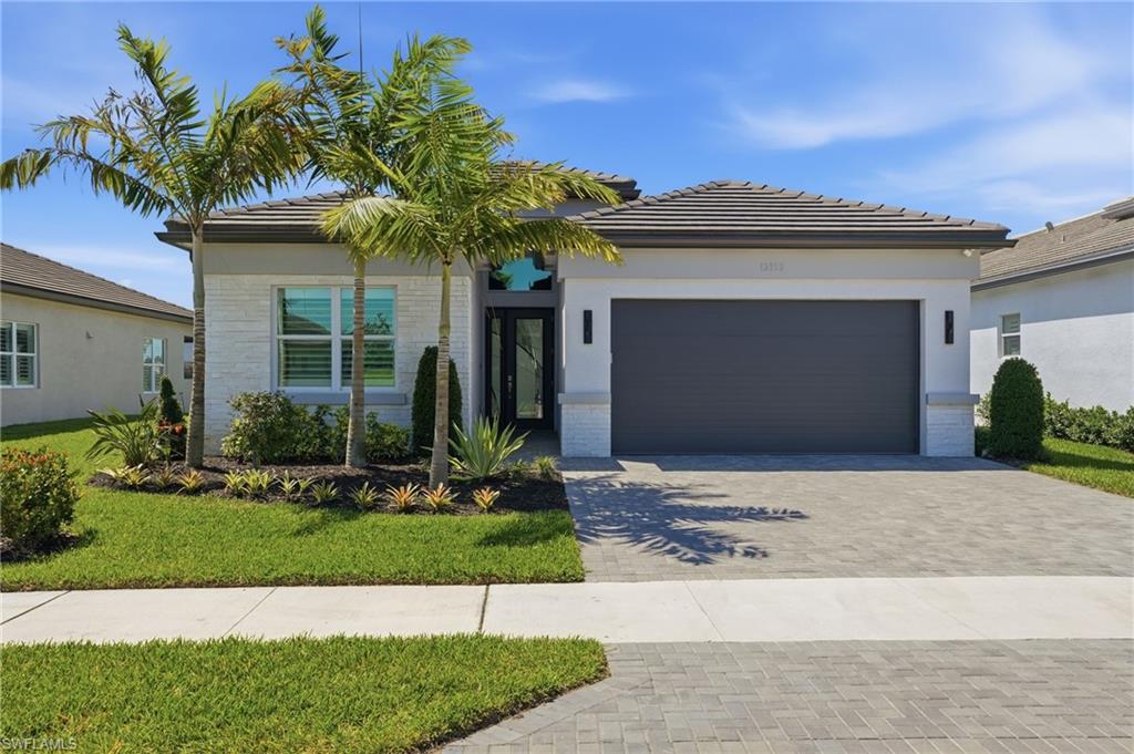 VALENCIA TRAILS - Residential