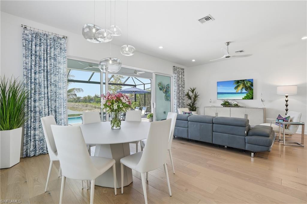 VALENCIA TRAILS - Residential