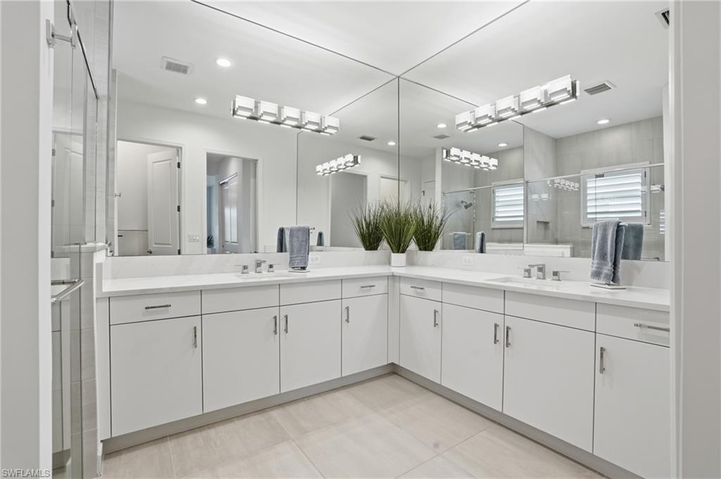 VALENCIA TRAILS - Residential