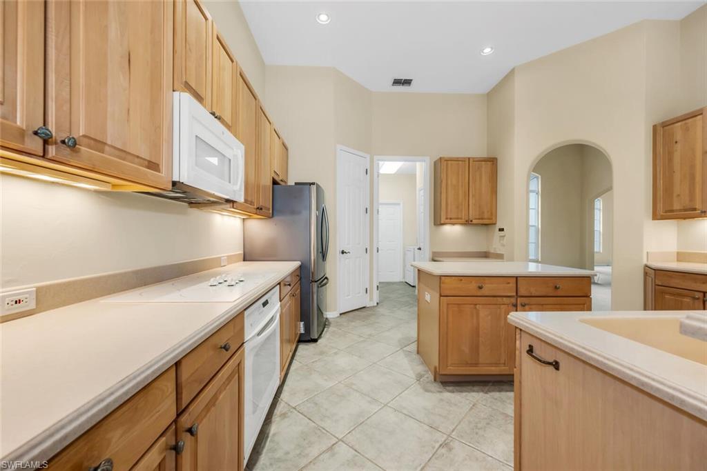 OAKES ESTATES - Residential