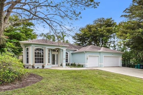 5890 Bur Oaks LN NAPLES FL 34119