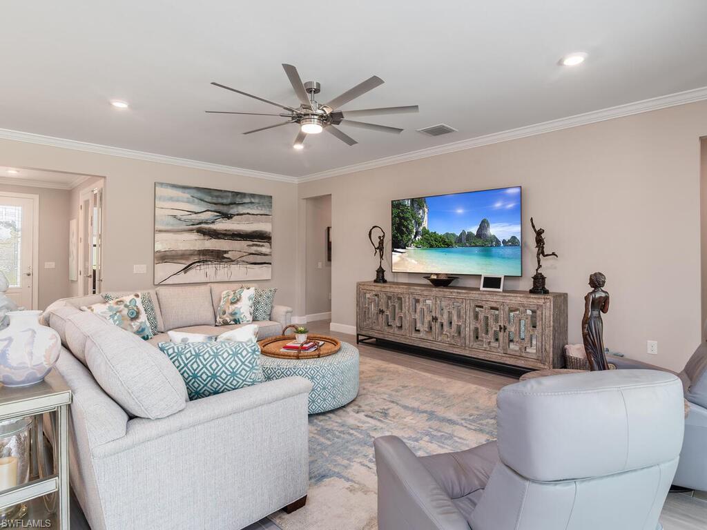 WINDING CYPRESS - Residential