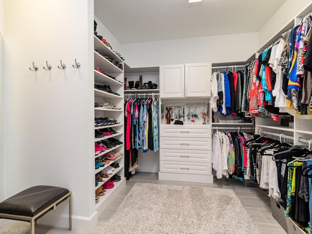 WINDING CYPRESS - Residential