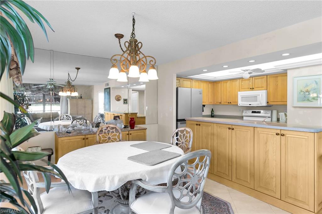 SOUTHERN BREEZE GARDENS - Residential