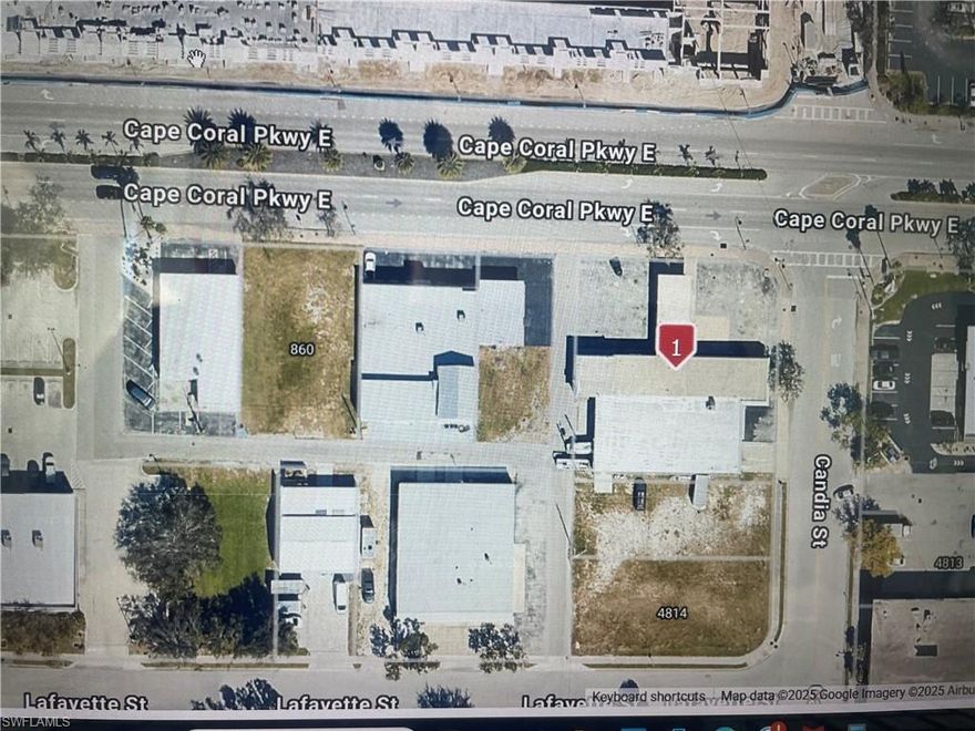 Bring your Business to a perfect Location on a heavy traffic road like Cape Coral Pkwy. 1250sf retail or office space on mixed use building which sits on 0.81 acres of land. The property is facing Dunkin' Donuts doors and across from the new "The Cove" with 285 apartments. $3000 monthly gross included the Electric and Water!
