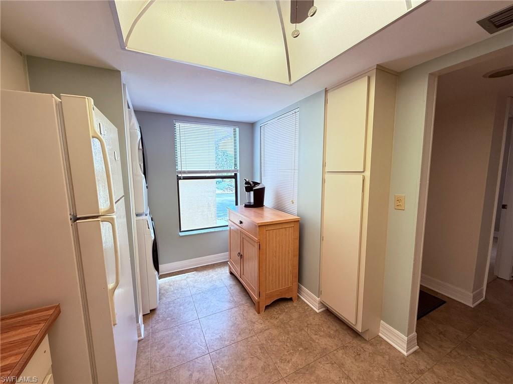 PARKSIDE CONDO - Residential