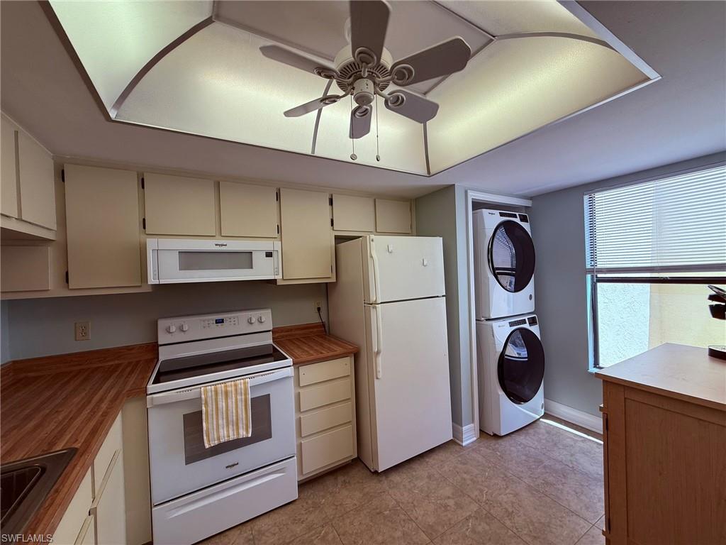 PARKSIDE CONDO - Residential