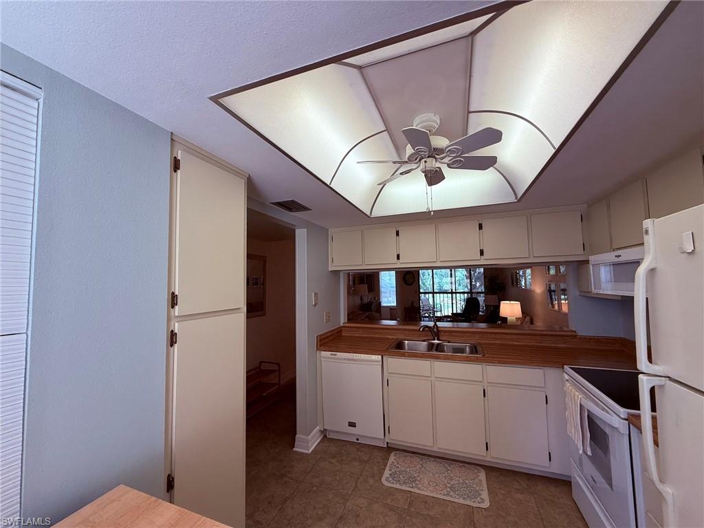 PARKSIDE CONDO - Residential