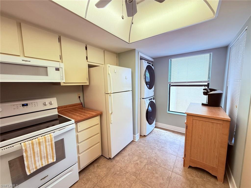 PARKSIDE CONDO - Residential