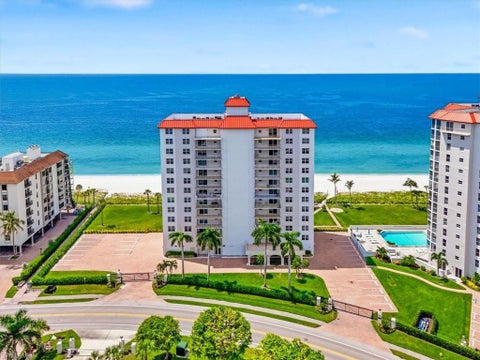 Photo of 10691 Gulf Shore DR #200, NAPLES, FL 34108 (MLS # 226033338)