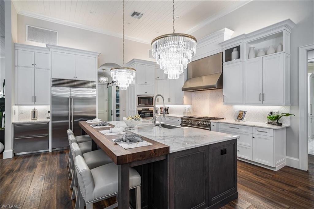 MOORINGS - Residential