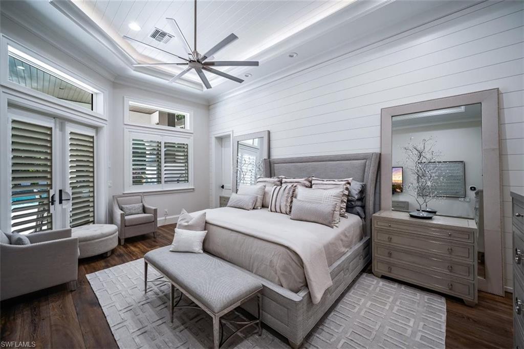 MOORINGS - Residential