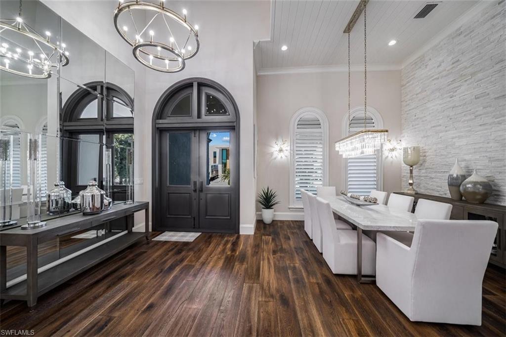 MOORINGS - Residential