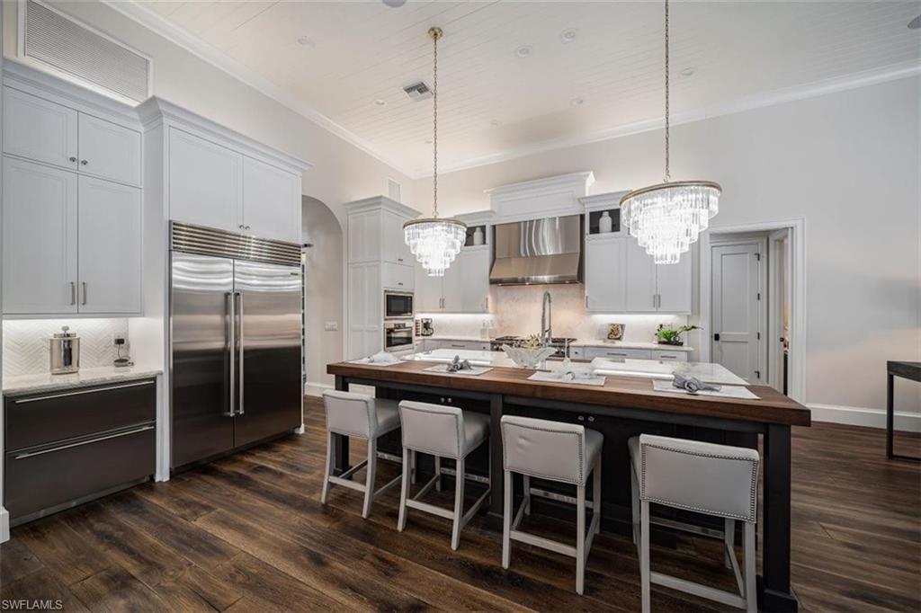 MOORINGS - Residential